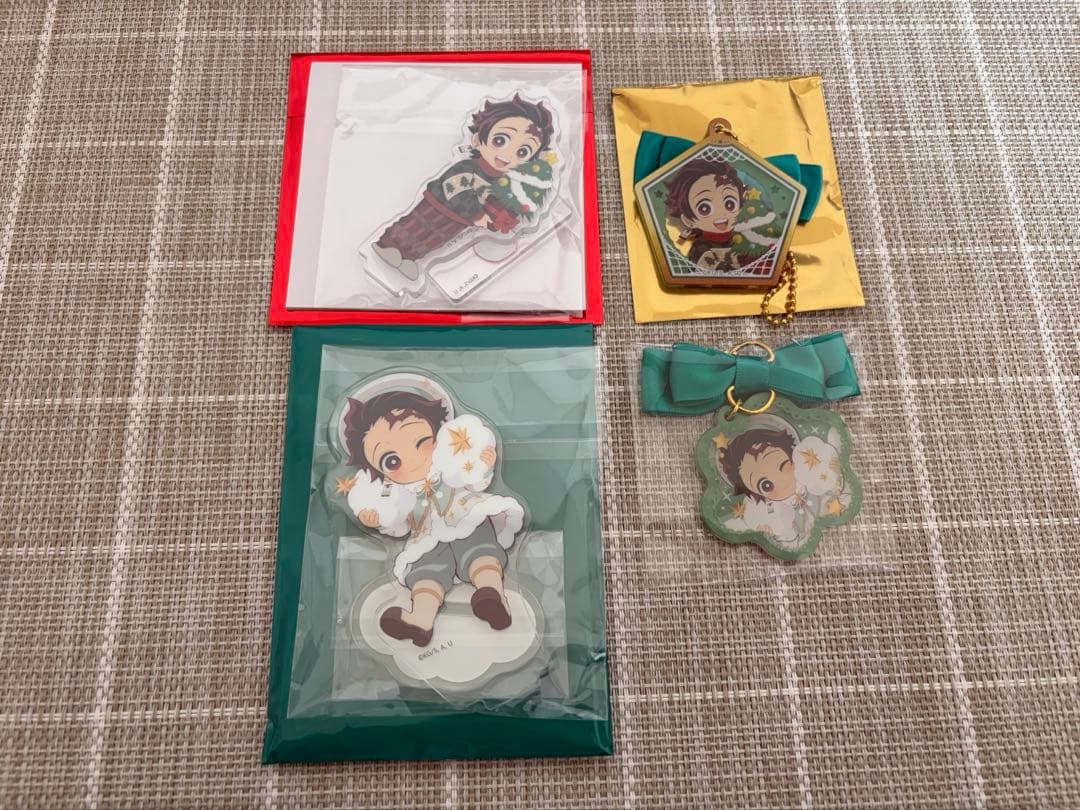 鬼滅の刃　クリスマス　2024 竈門炭治郎　アクリルスタンド　チャーム