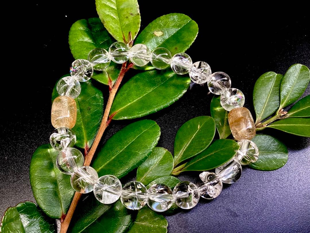 ✳メルカリ初ブレスレットレア玉　乙女鉱山水晶ゴールドルチル&奈留島水晶全て虹入り