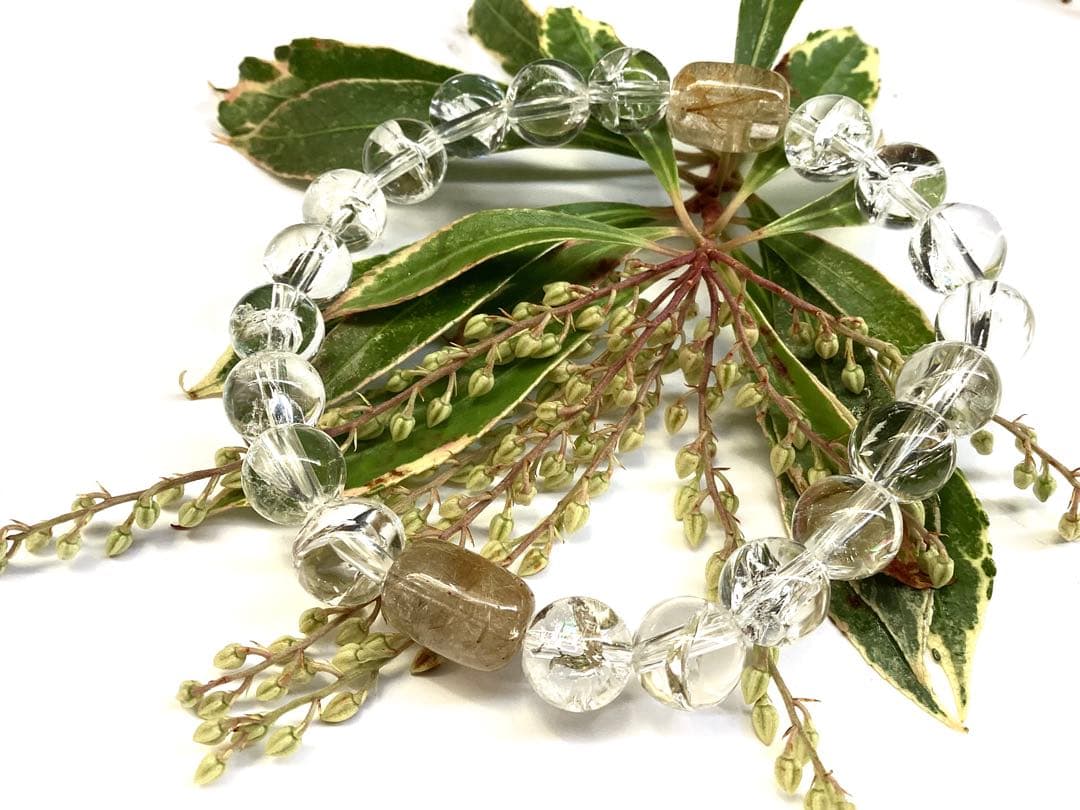 ✳メルカリ初ブレスレットレア玉　乙女鉱山水晶ゴールドルチル&奈留島水晶全て虹入り