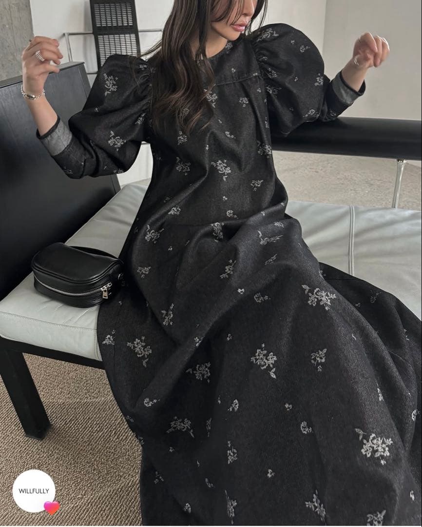 WILFULLY ブラック フラワープリント ロングドレス