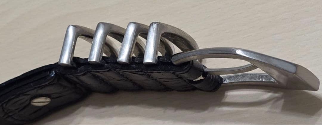 VERSACE ヴェルサーチ ４連本革ベルト