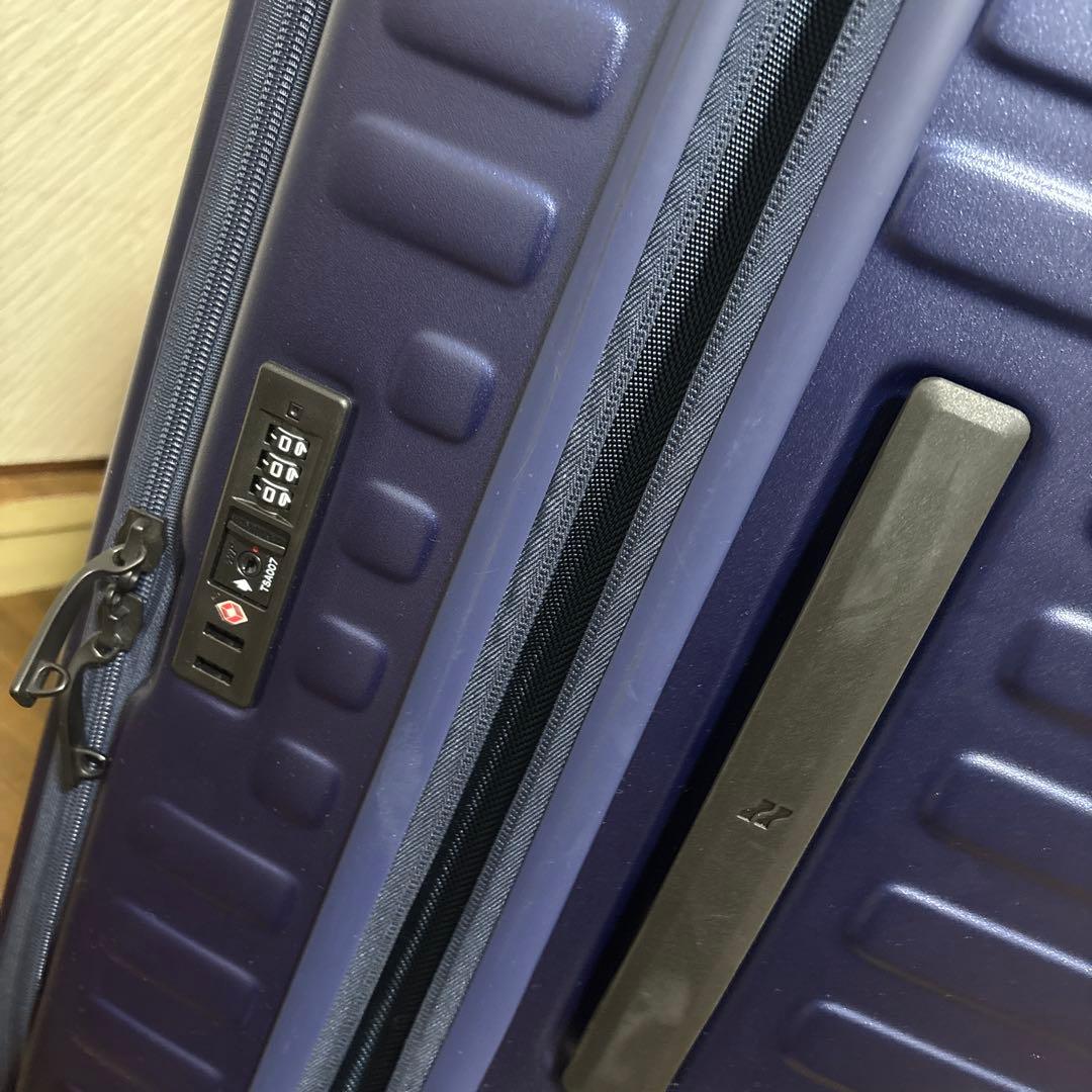 未使用　LOJEL ネイビー キャリケース