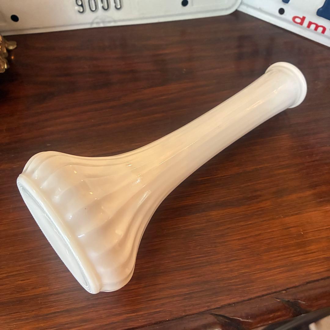 貴重！60's〜70's アメリカアンティーク　ミルクガラス花瓶 インテリア雑貨