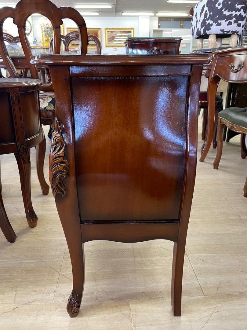 マホガニー　ナイトテーブル　3段チェスト　アンティーク風　ミニチェスト　引出し