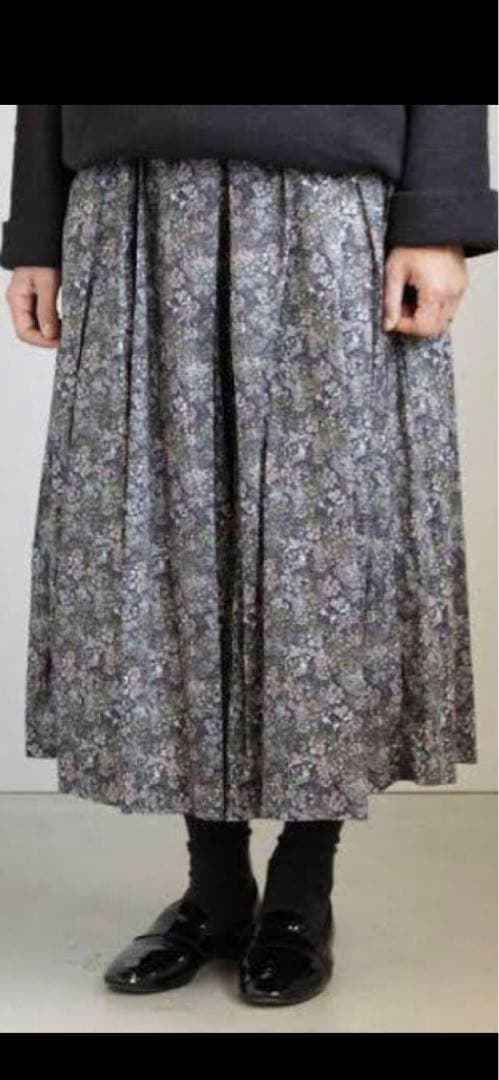 YAECA（ヤエカ）タックキュロットパンツ