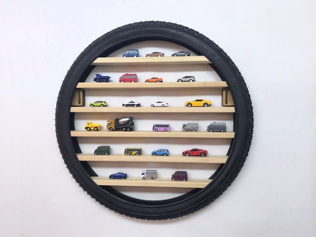 ウォールシェルフ　ディスプレイ　壁掛け　棚　自転車　タイヤ使用　ミニカー収納など