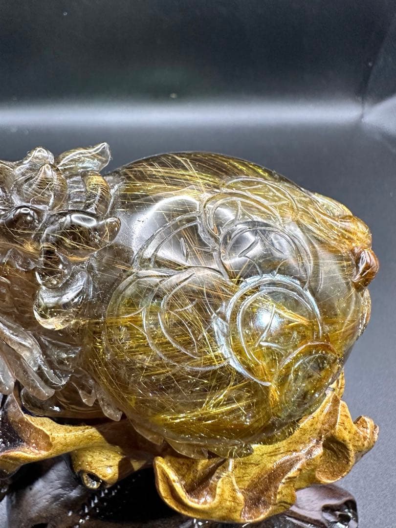 ルチルクォーツ　置物　ロングイ