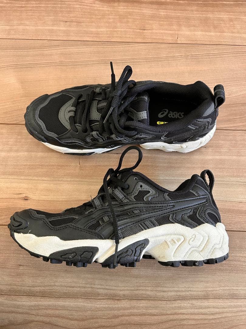 nekone 様　♡ASICS EZFOAMブラック&ホワイトスニーカー2足