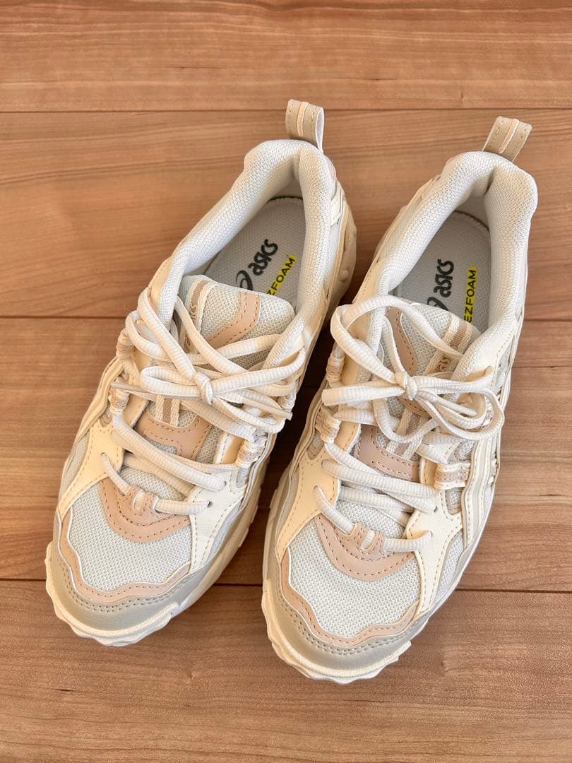 nekone 様　♡ASICS EZFOAMブラック&ホワイトスニーカー2足