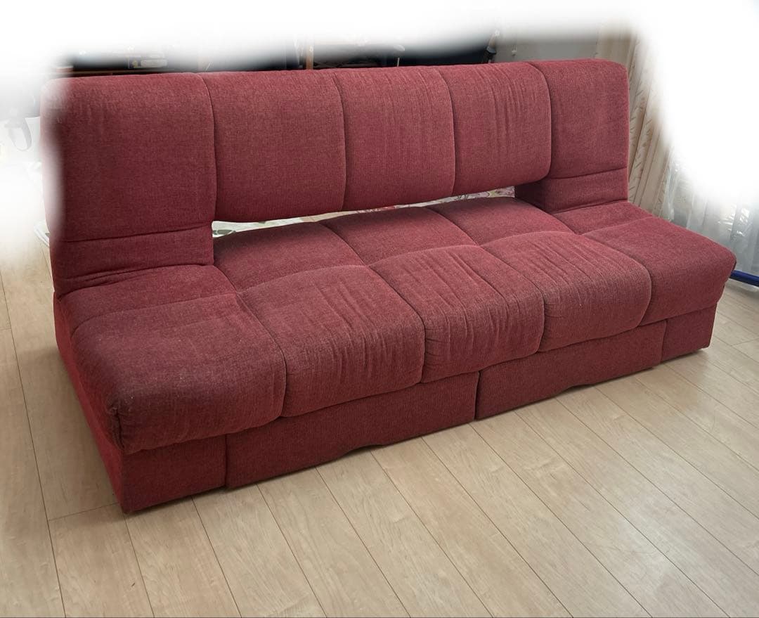 赤い3人掛けソファ　ソファーベッド　リクライニング　レッド