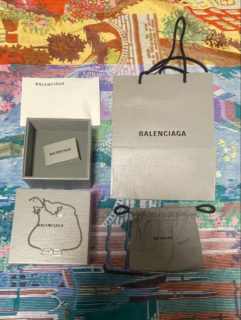 バレンシアガネックレス　ショッパー付き➡️➕500 (当日発送OK)