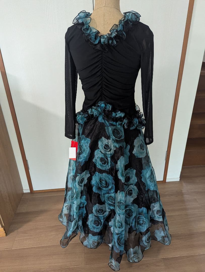 社交ダンス用黒と青のバラ模様ドレス　L タグ付き