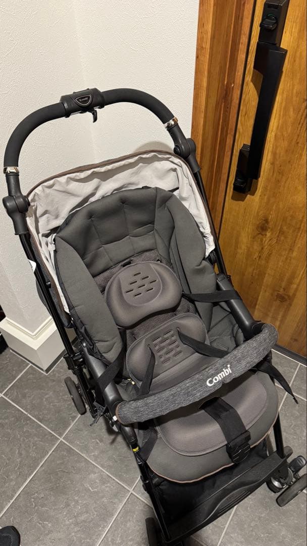 Combi コンビ スゴカルα 4キャス compactエッグショックHT