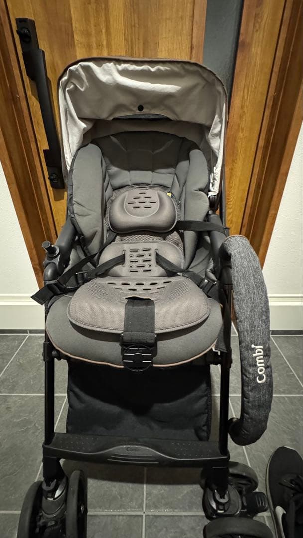 Combi コンビ スゴカルα 4キャス compactエッグショックHT