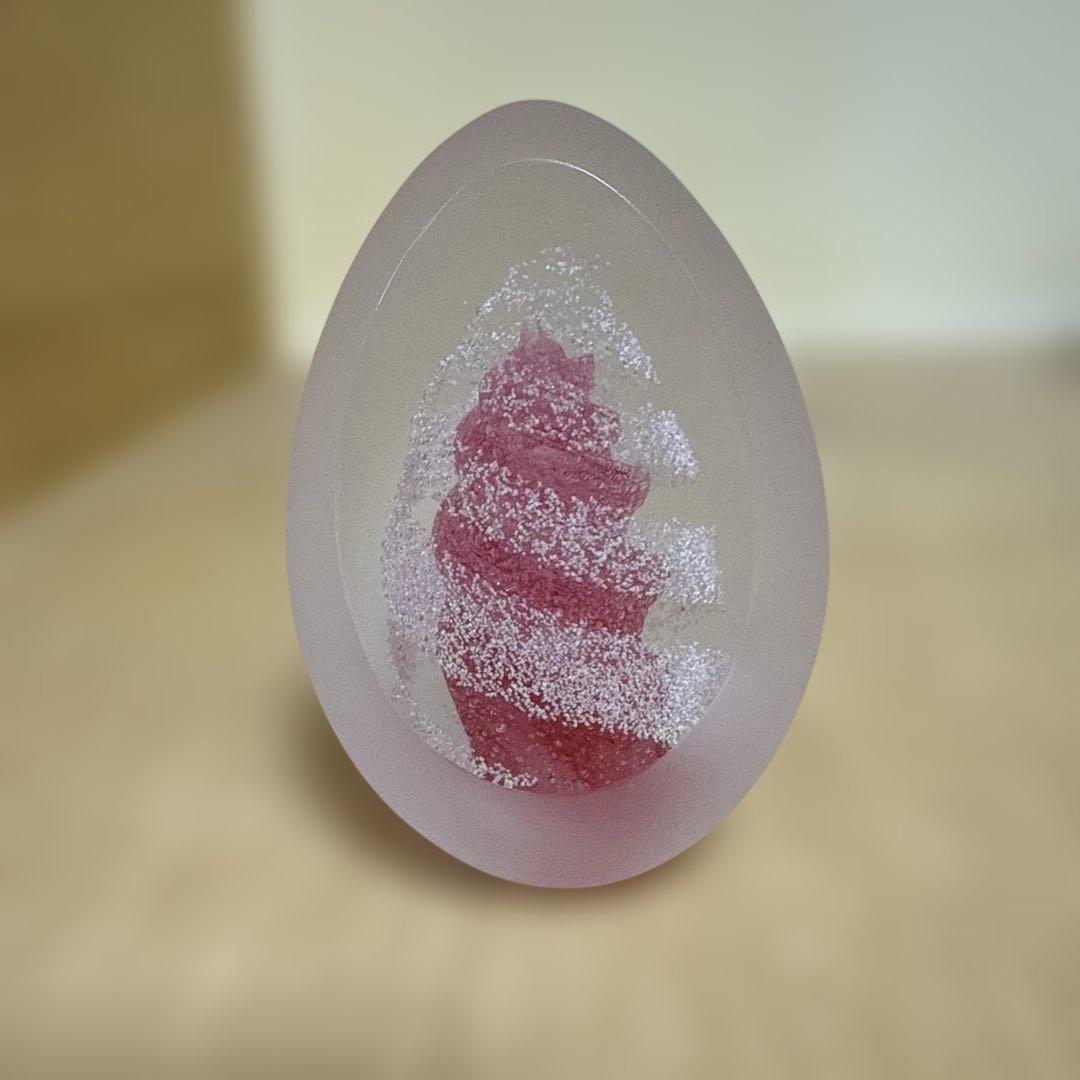 LEIXUSレクサスの卵形ガラス製ペーパーウェイト 置物 赤ピンク ツリー型