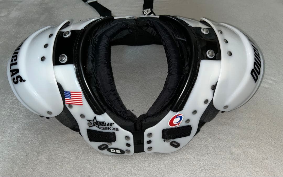 アメフト DOUGLAS ダグラス ショルダーパッド　CP-DB-SP XS