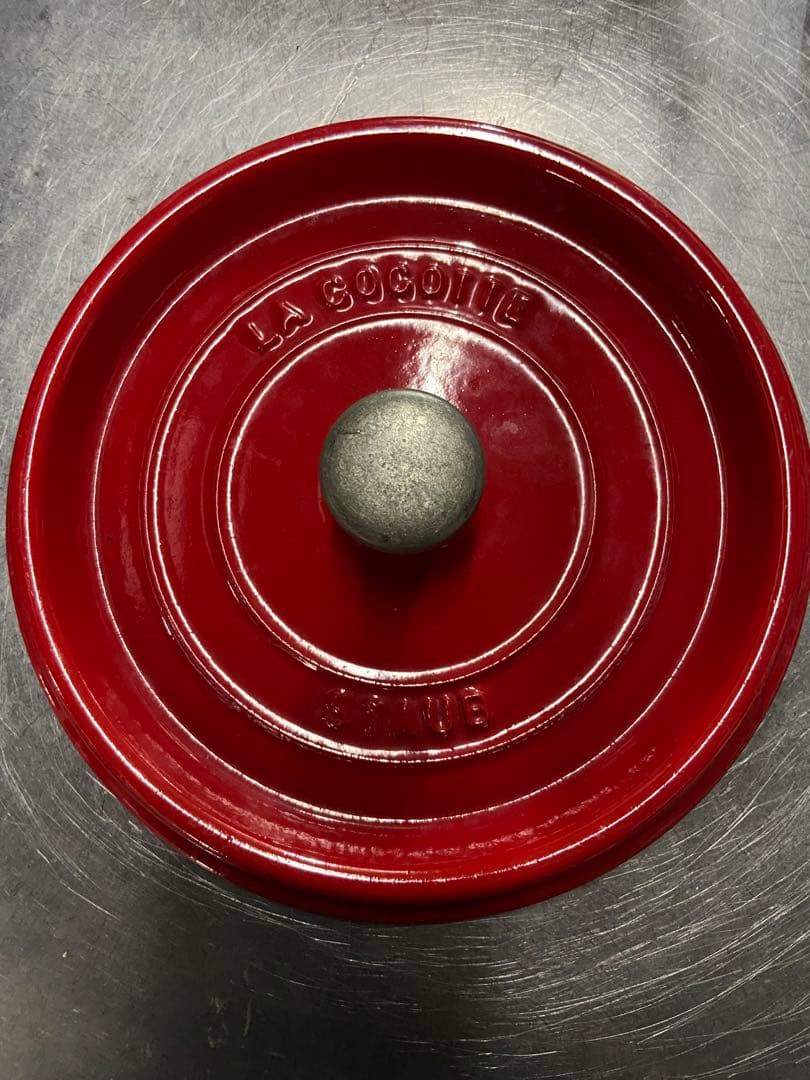 【ストウブ】ピコ・ココット ラウンド 22cm チェリー飲食店使用品、使用感あり