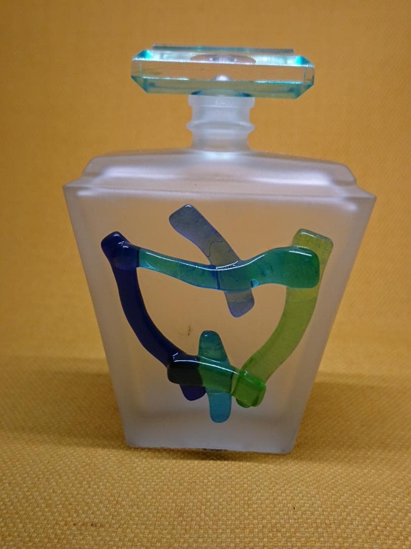 ガラス　香水瓶　イタリア　オブジェ　置物　インテリア　工芸品　美術品　A1017