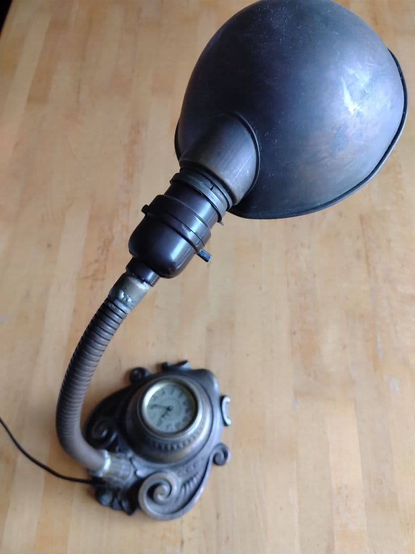 アメリカンビンテージ　レトロ　アンティーク　 ブロンズデスクライト　時計付き照明