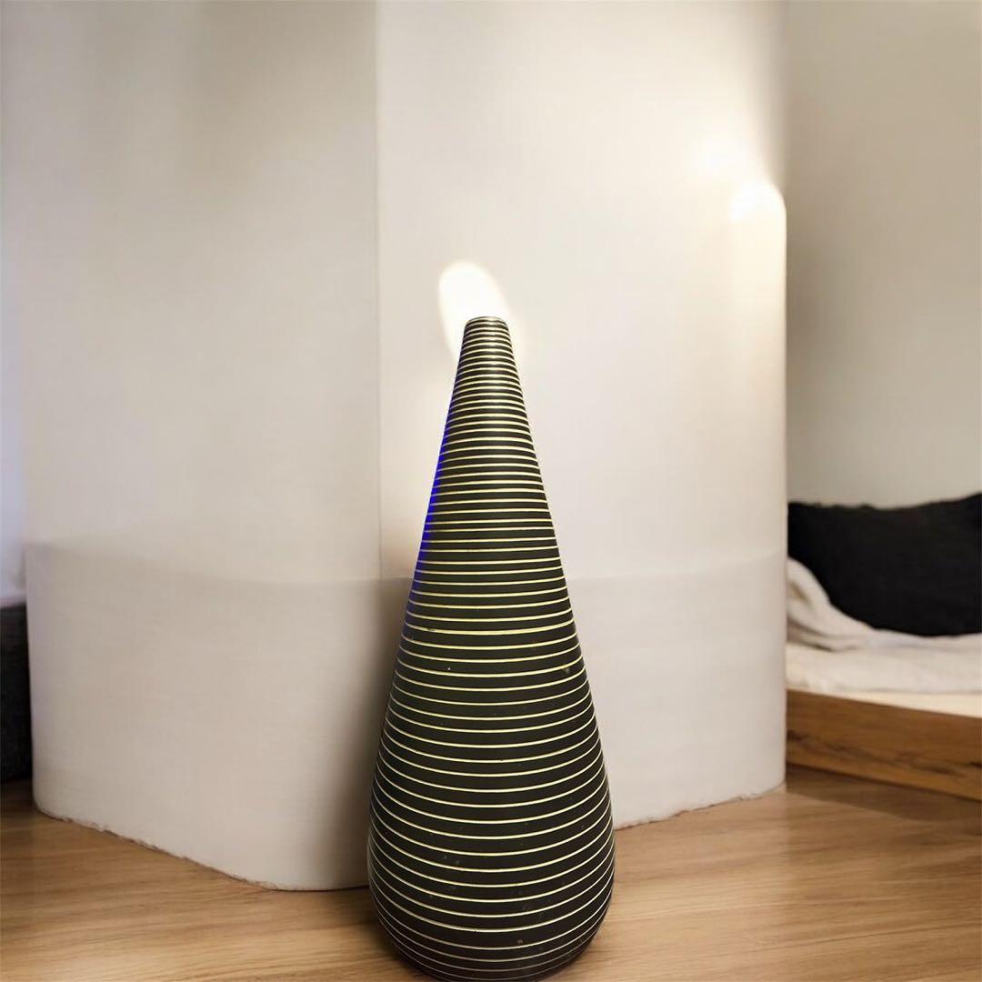 ストライプデザインの中型 スプラッター陶器花瓶✻*˸ꕤ*˸*⋆。 黒×白