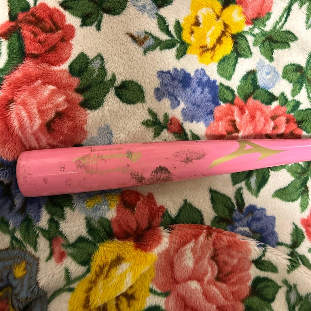 ミズノプロ菊池涼介母の日バット