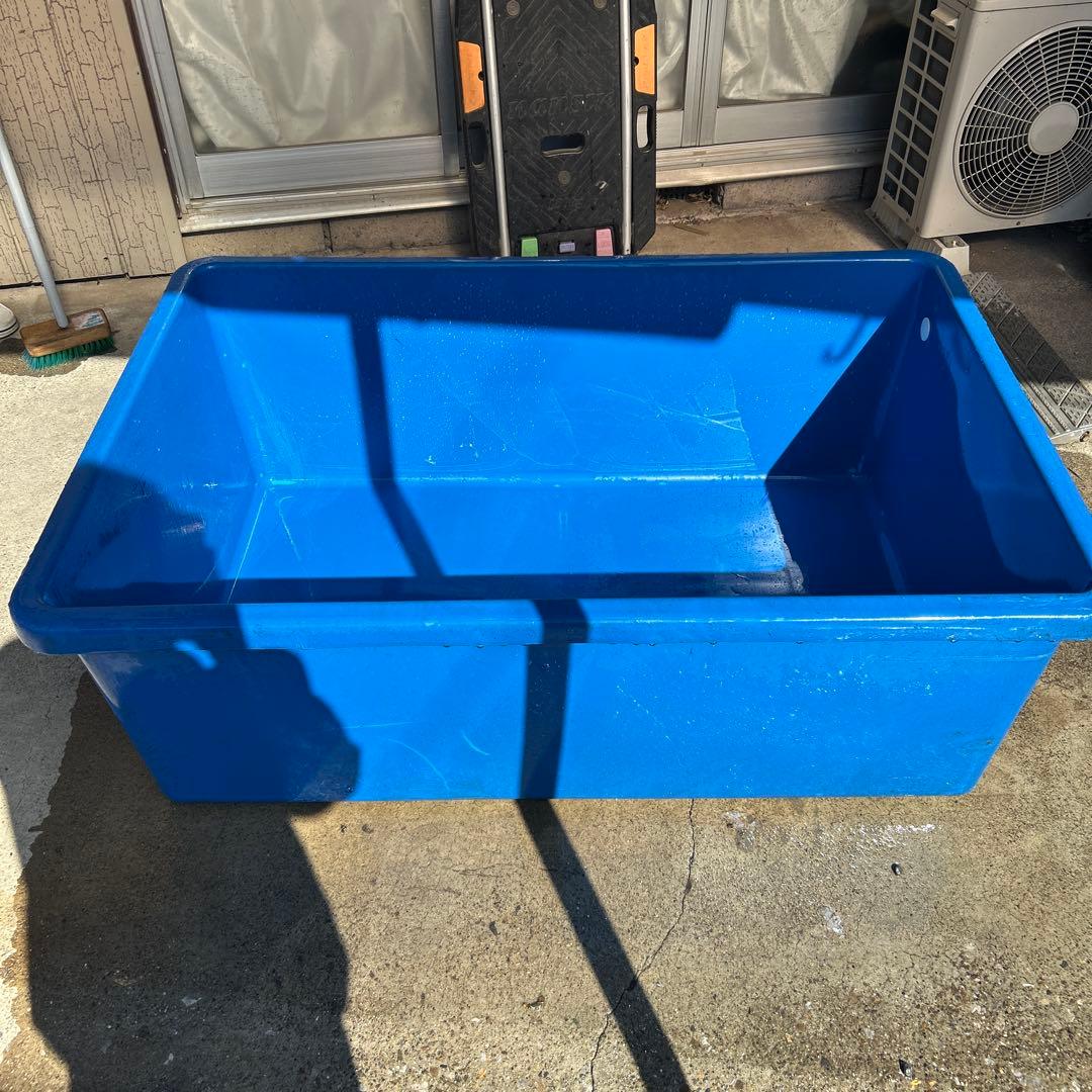 ブルコンテナ 400L プラスチック水槽