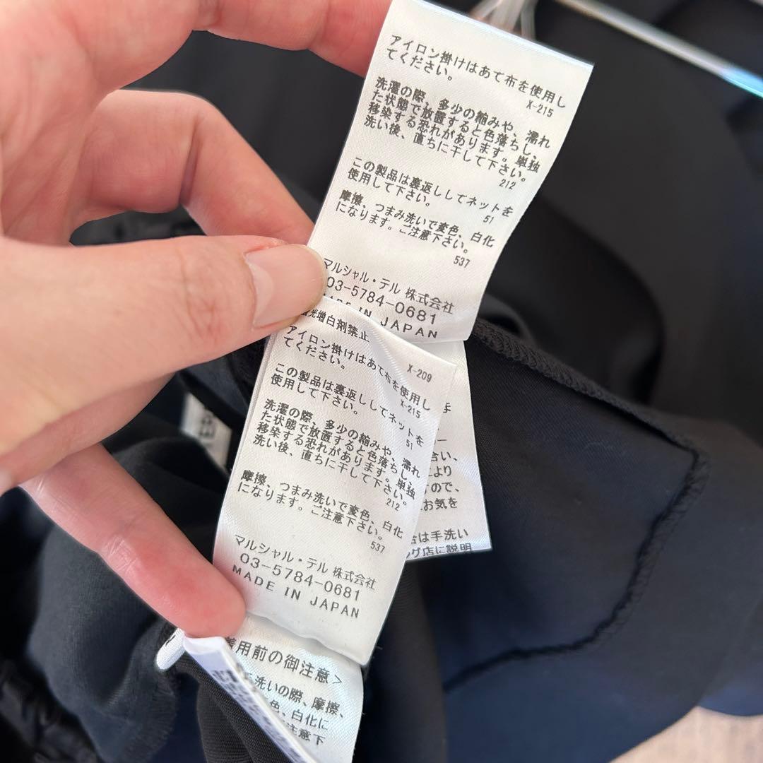 MARECHAL TERRE 黒Vネックノーカラーパンツスーツ2