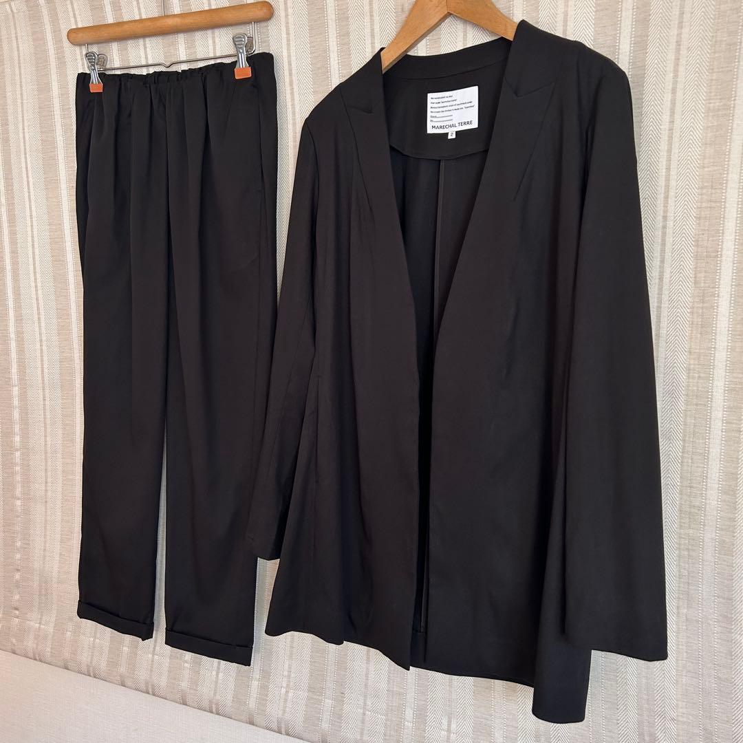 MARECHAL TERRE 黒Vネックノーカラーパンツスーツ2