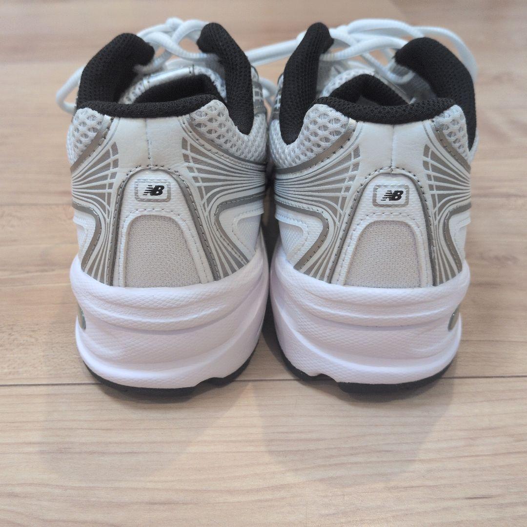 新春価格　New Balance 740 スニーカー シルバー/ホワイト