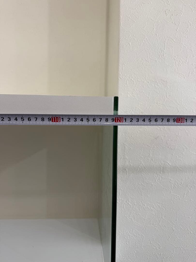 4段ホワイトガラスケース