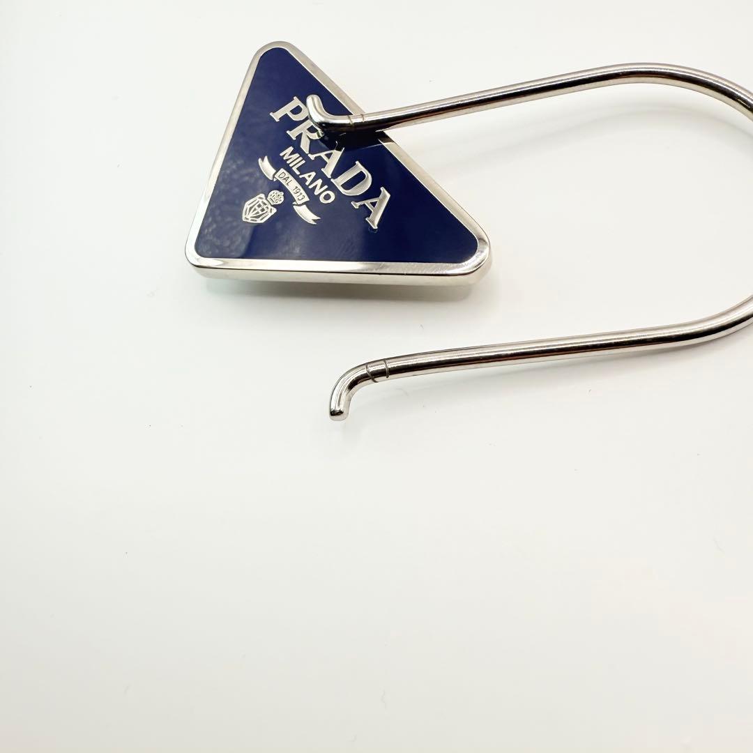 【美品】PRADA プラダ　三角ロゴ　キーホルダー　キーリング　ユニセックス　紺