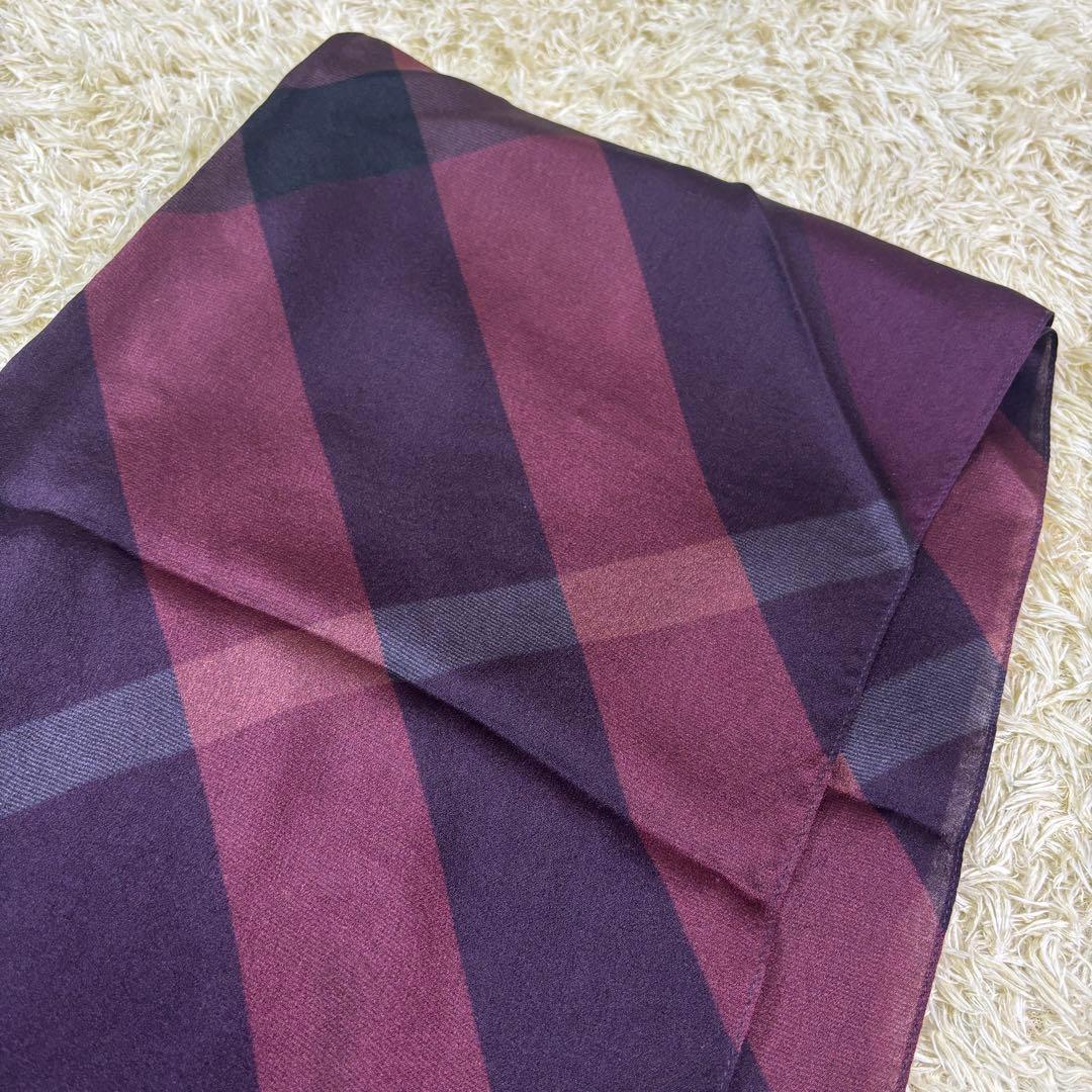 美品　バーバリー　イタリア製　シルク100% ロング　スカーフ　ストール