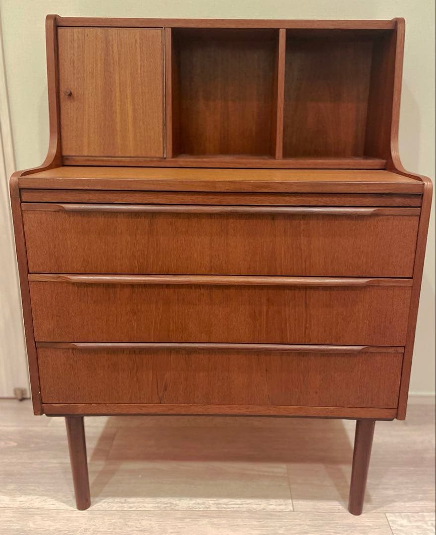 rii　lewis デンマーク　ライティングビューロー