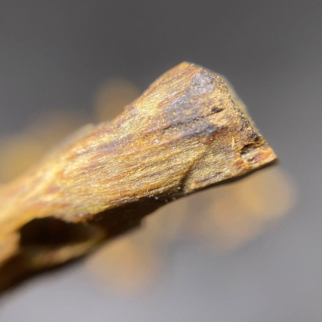 【極上品】高油分 伽羅 くり抜き端材 香木 濃厚な香り　5g