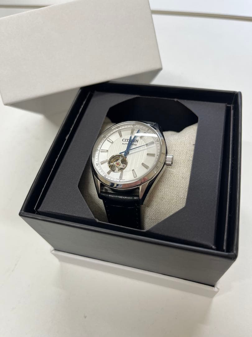 クリスマス特別価格!新品サファイアガラス シルバー ブルー NH9111-11B