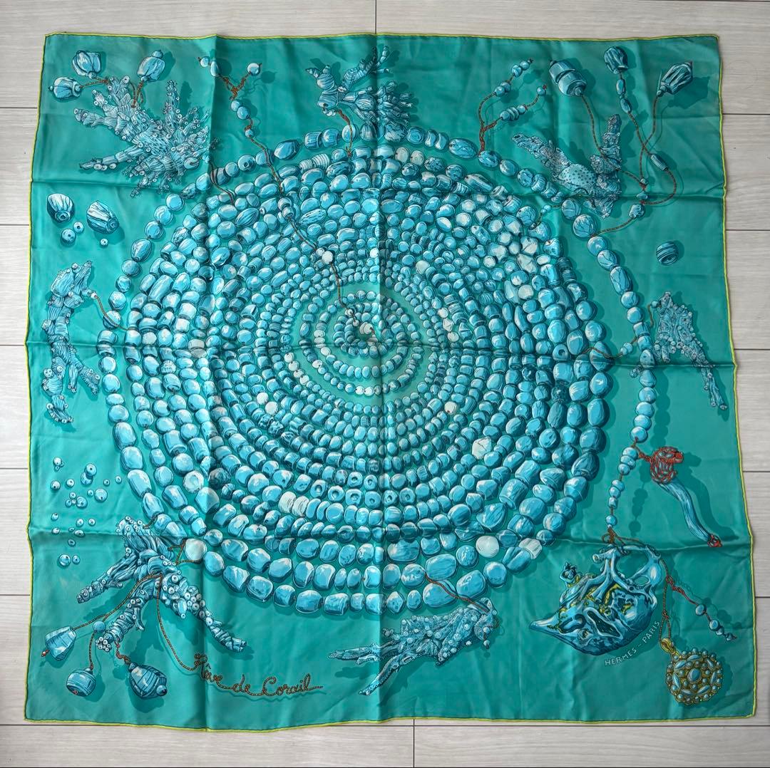 Hermès シルクスカーフ 90cm 珊瑚の夢