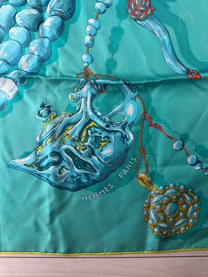 Hermès シルクスカーフ 90cm 珊瑚の夢