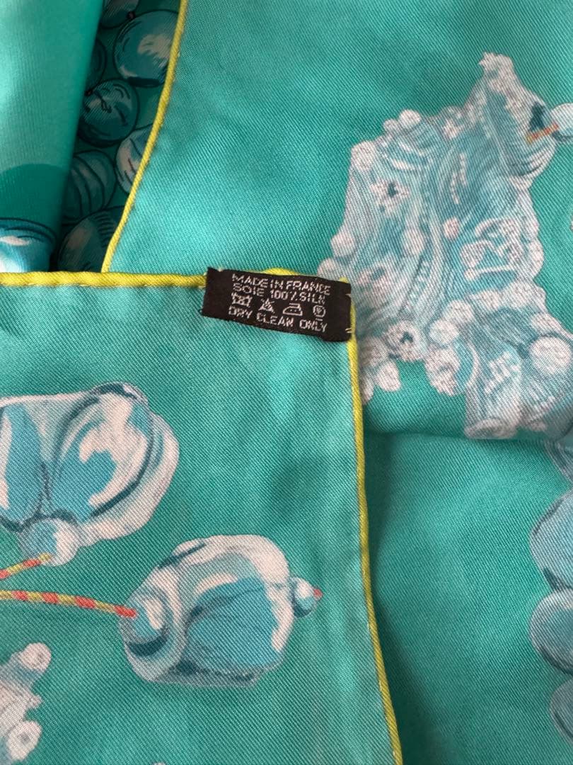 Hermès シルクスカーフ 90cm 珊瑚の夢