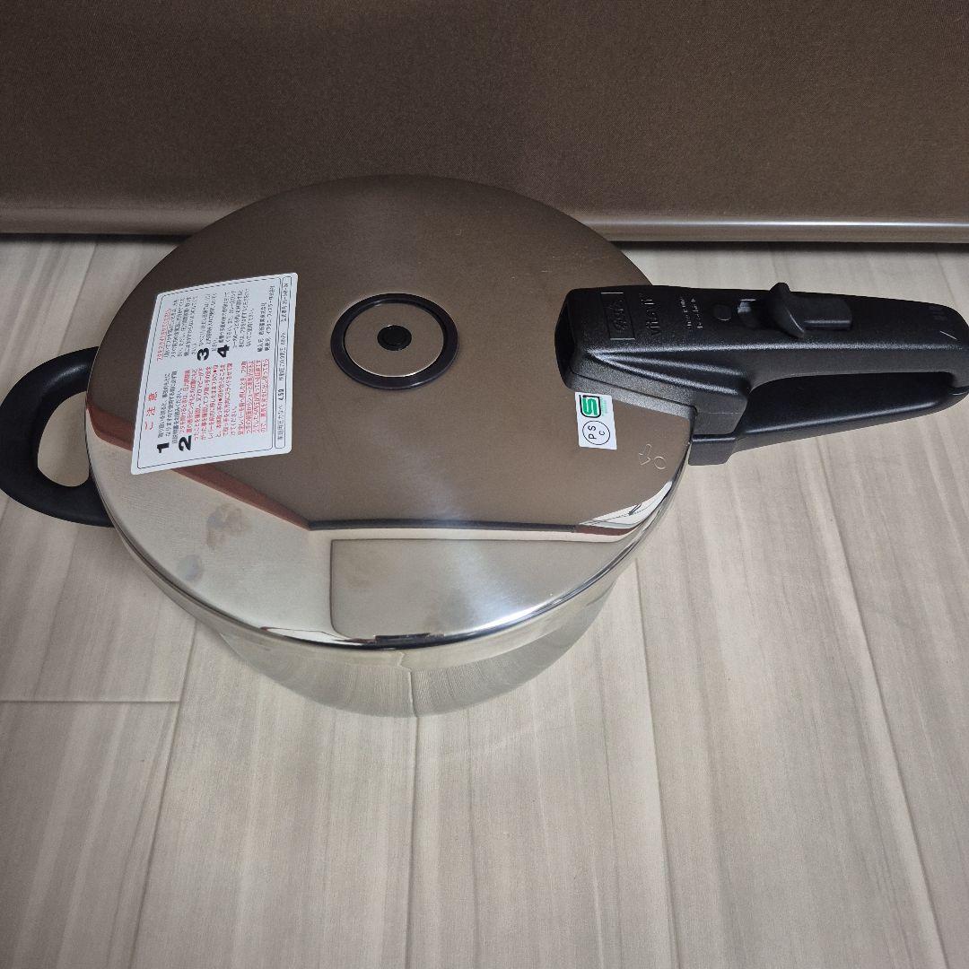 圧力鍋　フィスラー　ドイツ製　4.5㍑ 発売元　イワタニ　ほぼ新品