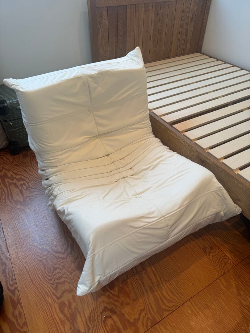 ホワイト リクライニングチェア