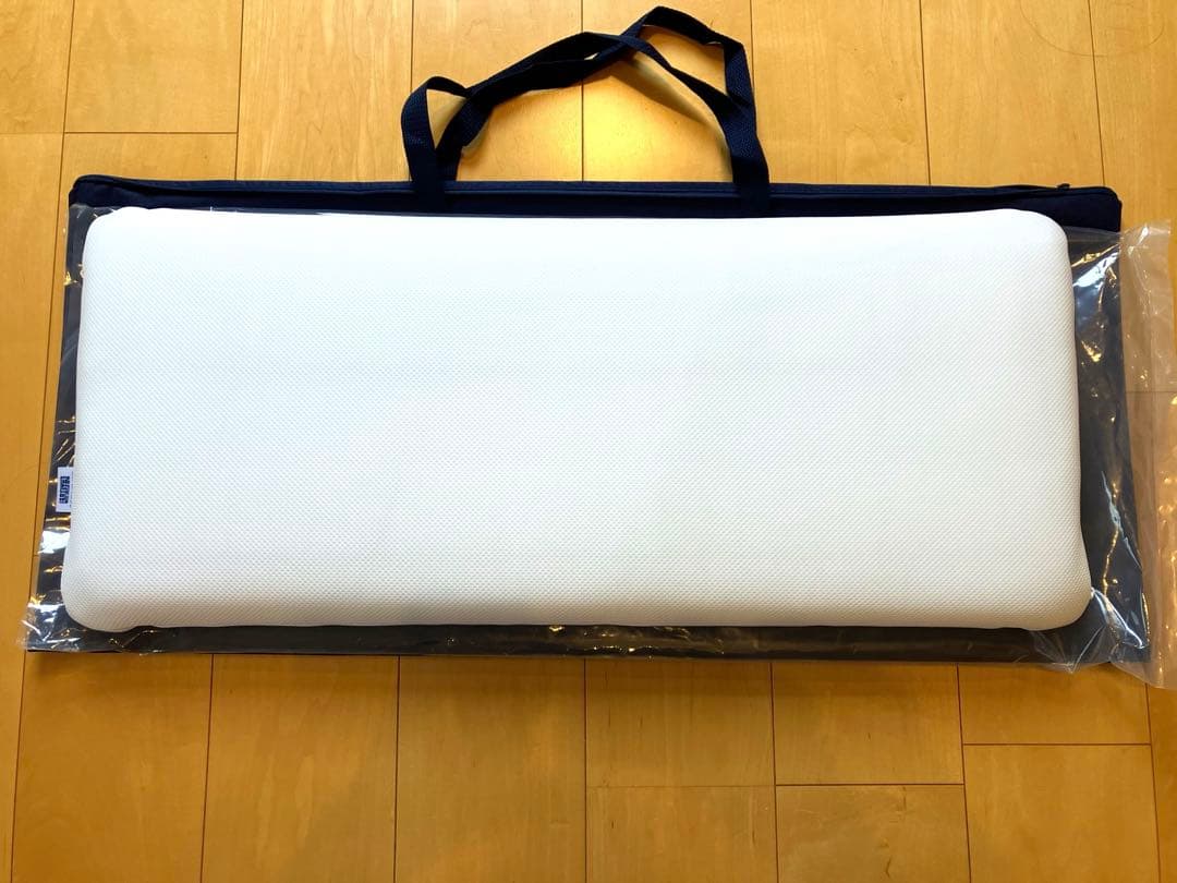 エアウィーヴ　ピロースリム　カバー付【ほぼ新品・未使用に近い】