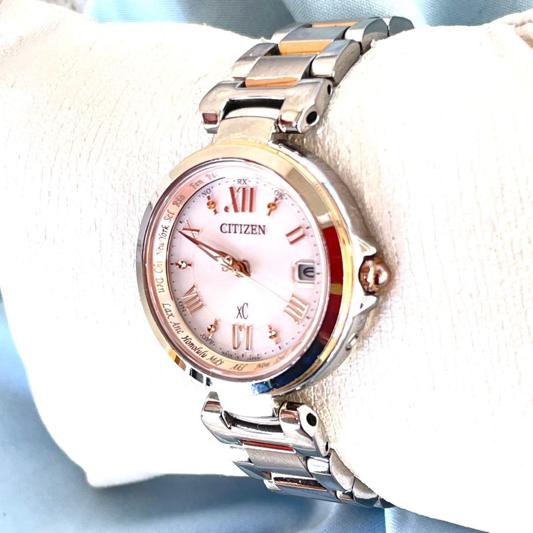 美品❣クロスシーxC H240　ペールピンク文字盤　ハッピーフライト　稼働