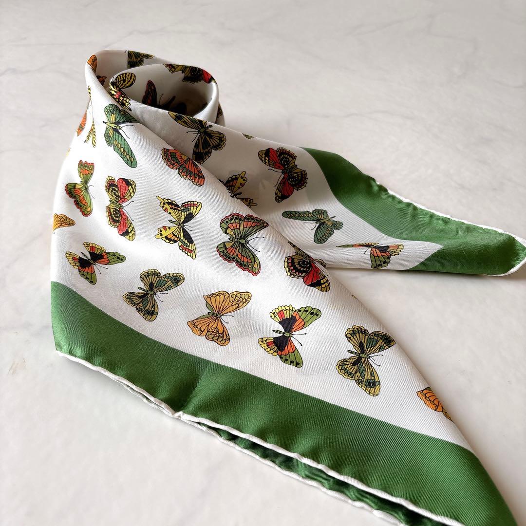 GUCCI ヴィンテージ スカーフ 蝶々 バタフライ 総柄 65cm 春