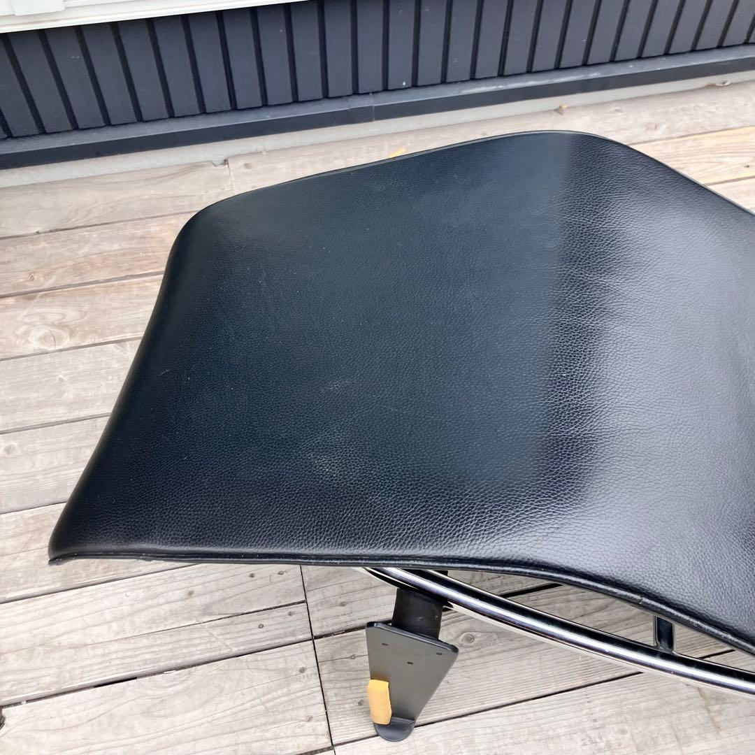 ル・コルビュジエ シェーズロング 本革 LC4 リクライニングソファ ベッド