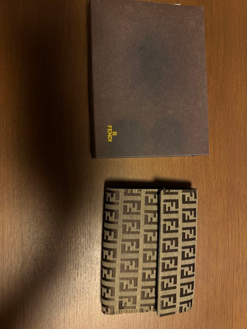 FENDI財布 (箱付き)