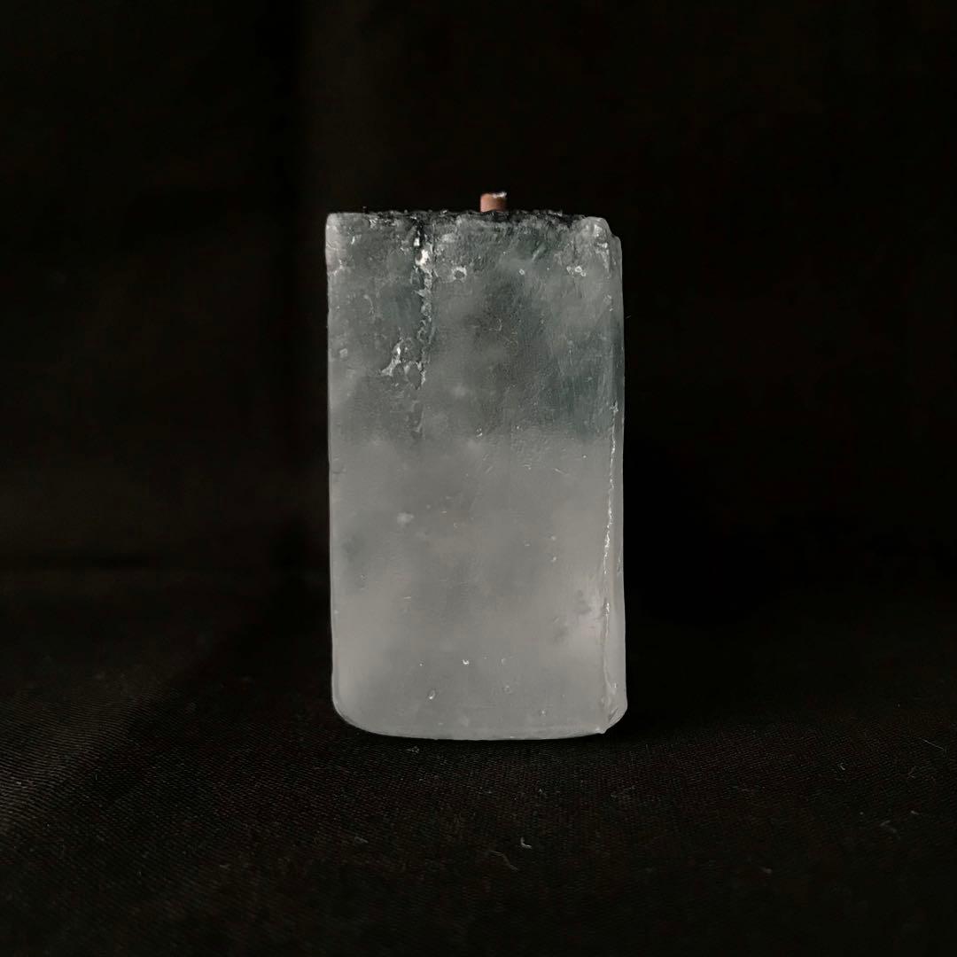 ガラス作家　佐伯泰典作　「夢工場　囚われた想い」