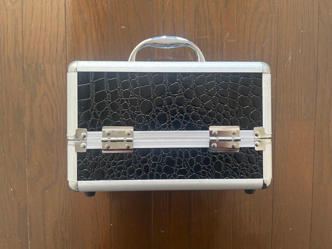 クロコダイルパターンケース　手提げ収納ケース　鍵付き3段式