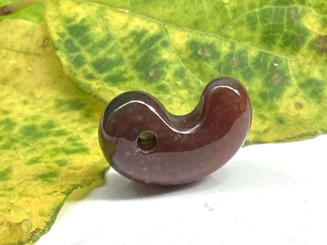 超レア‼️伊勢青石 コレクション　赤茶【ヘマタイト】　レア勾玉　鑑別書無しの安価‼️