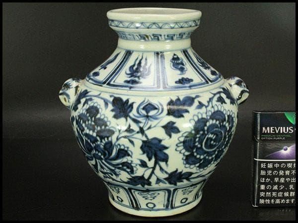 中国美術 青花 纏枝蓮花紋 獣耳 壷 高18.2cm(LC515)