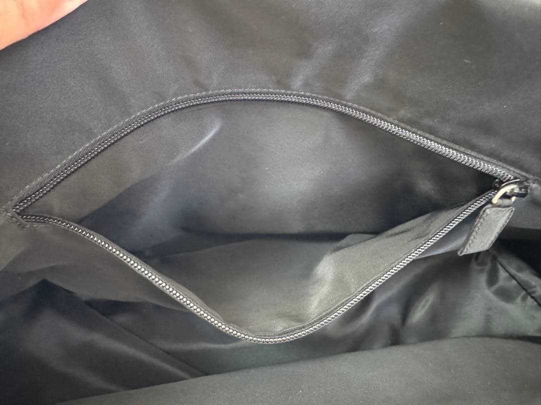 PRADA ブラック トートバッグ　大容量